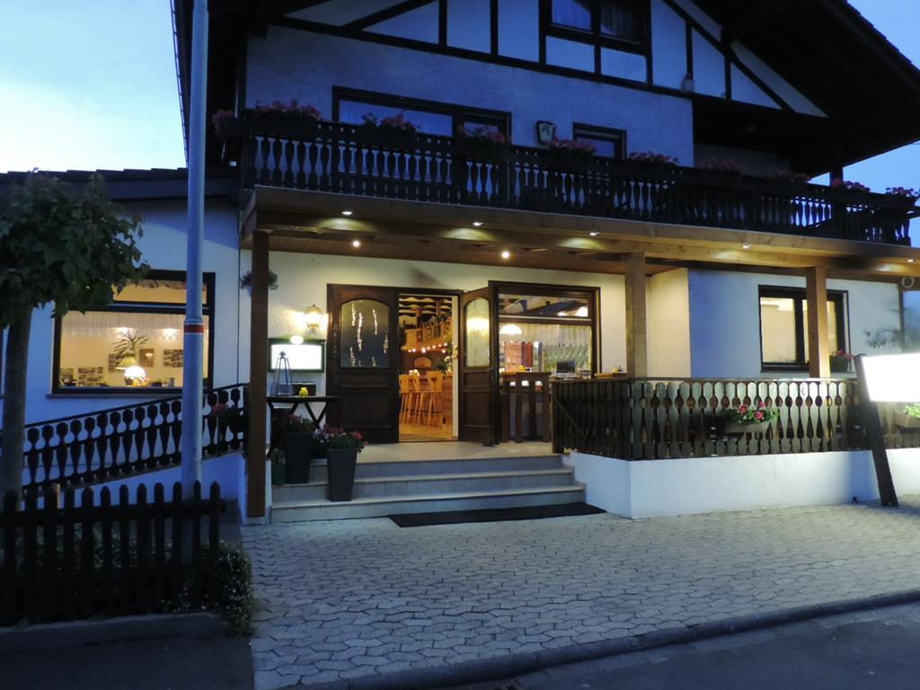 Готель Gasthaus Weber Wiesemscheid Екстер'єр фото